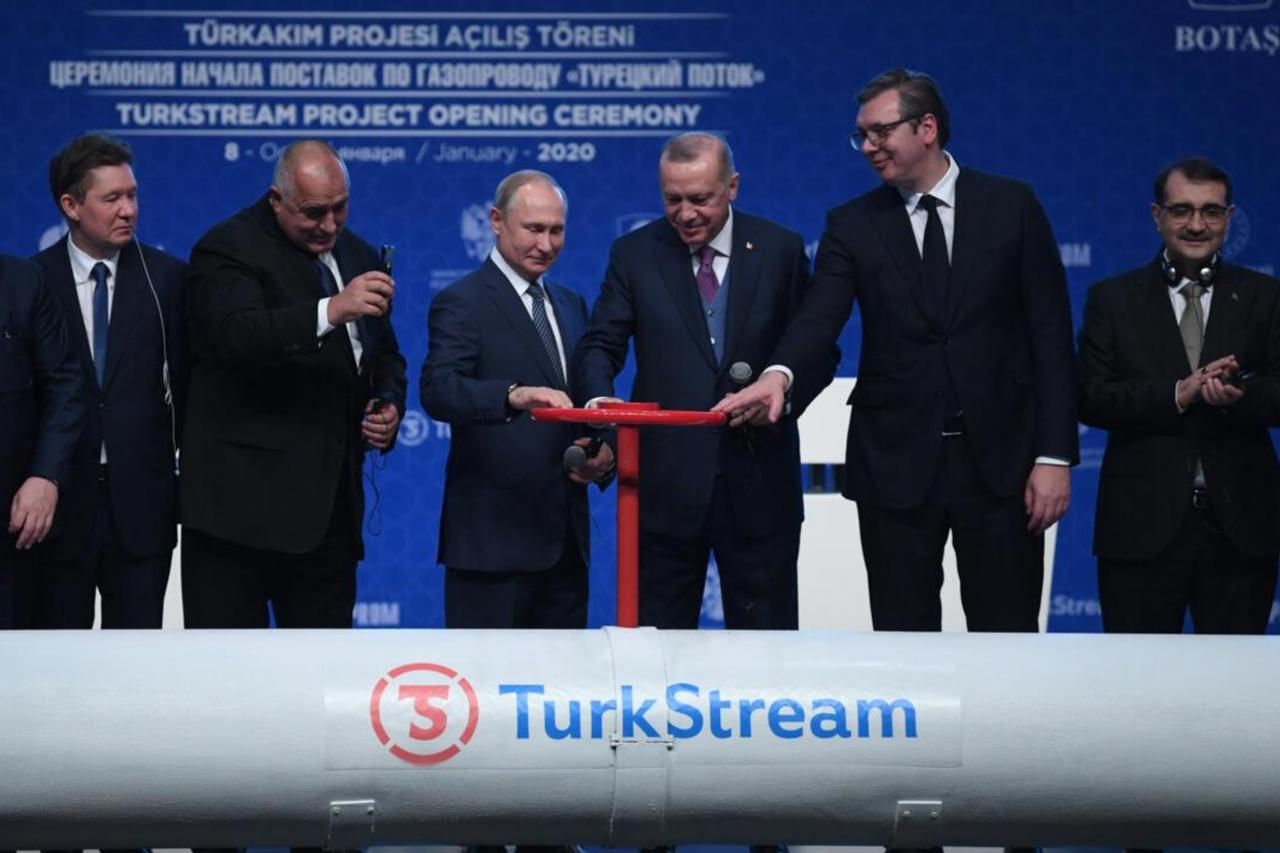 The presidents of Russia (C) and Türkiye (3rd from R) inaugurated the TurkStream pipeline in 2020. (AFP Photo)