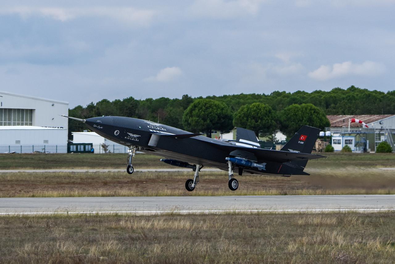 Türkiye's first unmanned combat aircraft, Bayraktar Kizilelma, developed by Baykar, during its first firing test with TOLUN and TEBER-82 ammunition. (Photo via Baykar)
