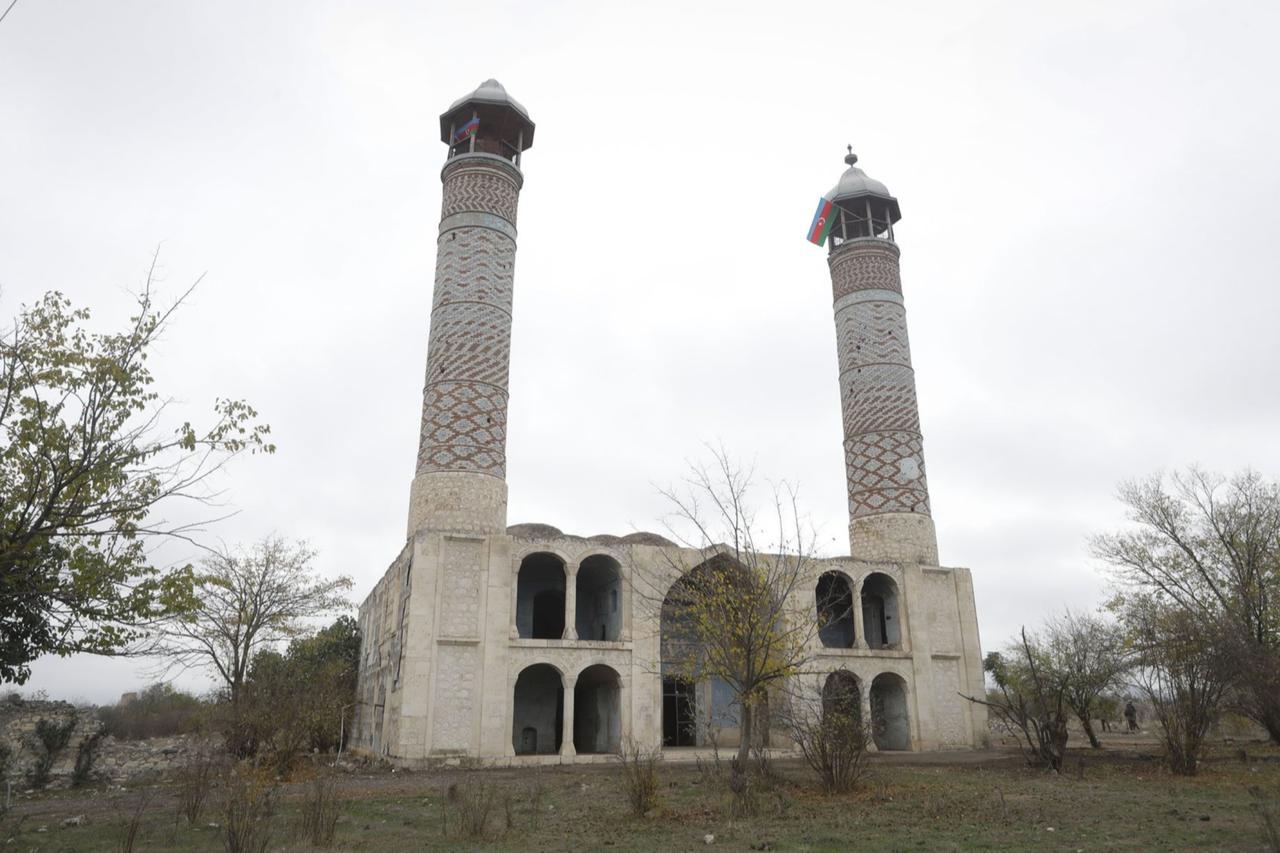 Azerbaijan liberates Karabakh: Citizens visit Khojaly Martyrs Cemetery, Aghdam Mosque