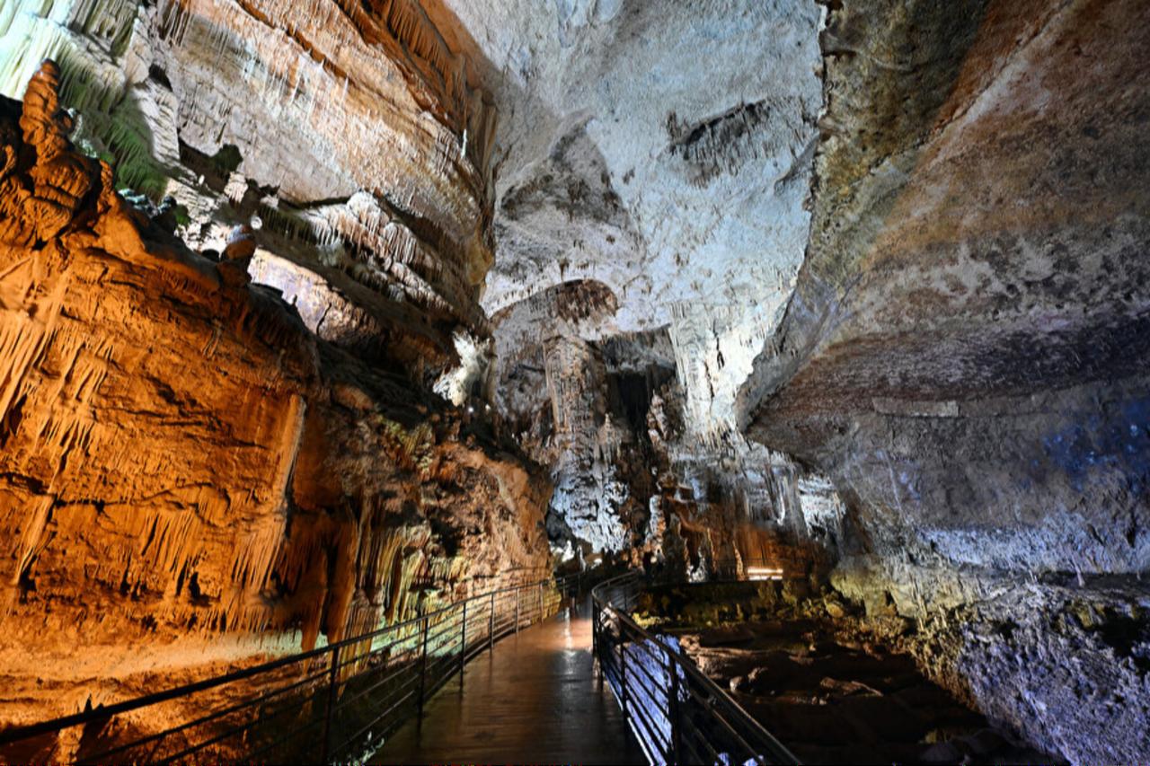 Lebanon's event in Jeita Grotto cave triggers backlash over conservation rules