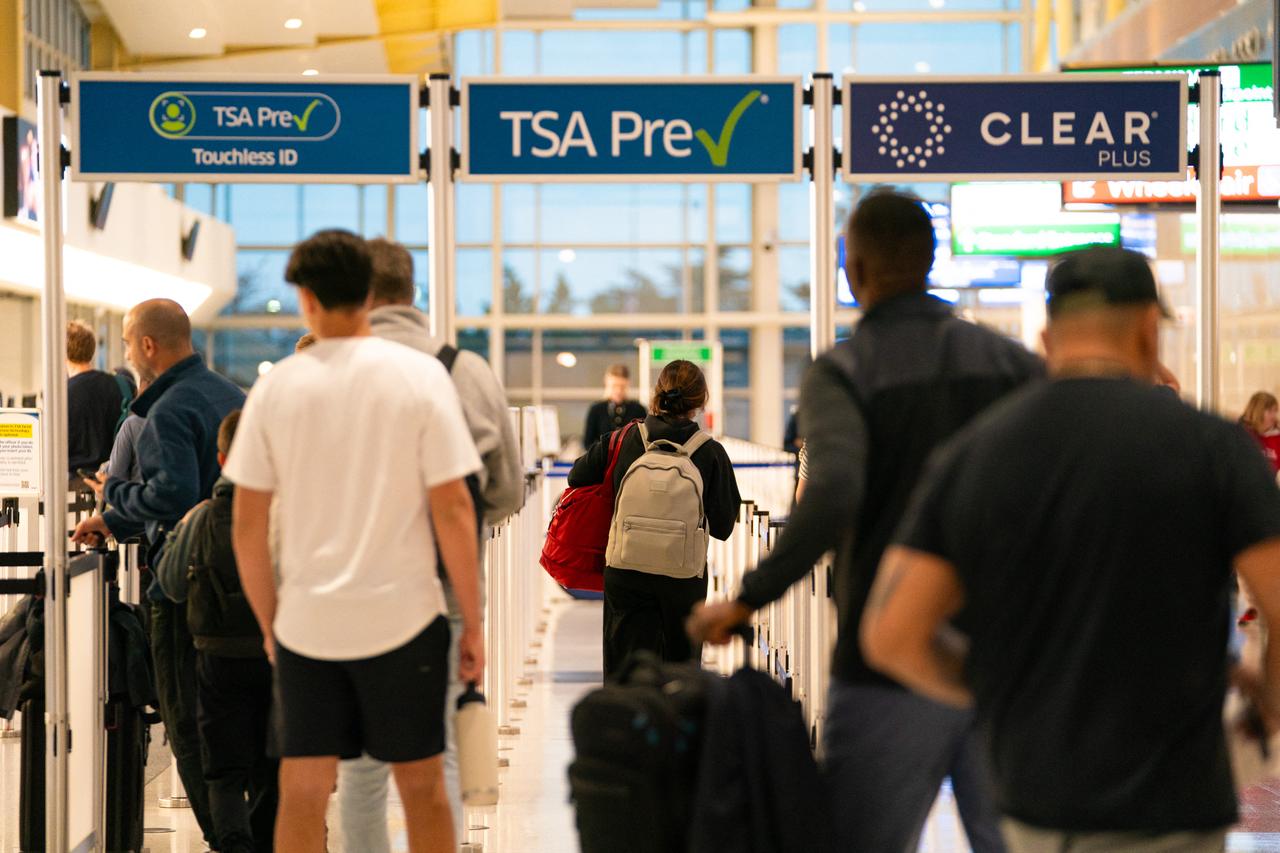 Flight cancellations top 2,700 across US airports amid extended government shutdown