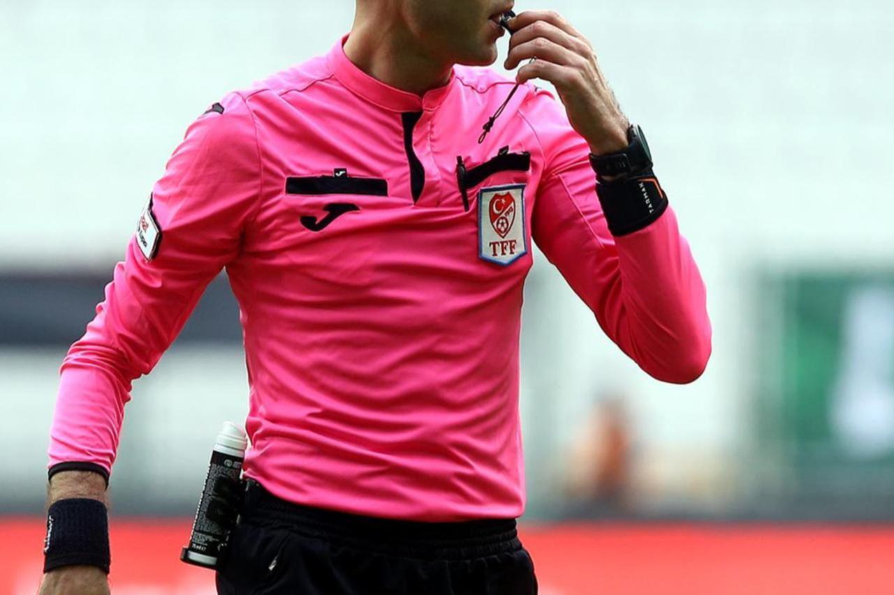 Soccer club chief among four arrested in Turkish referee gambling probe