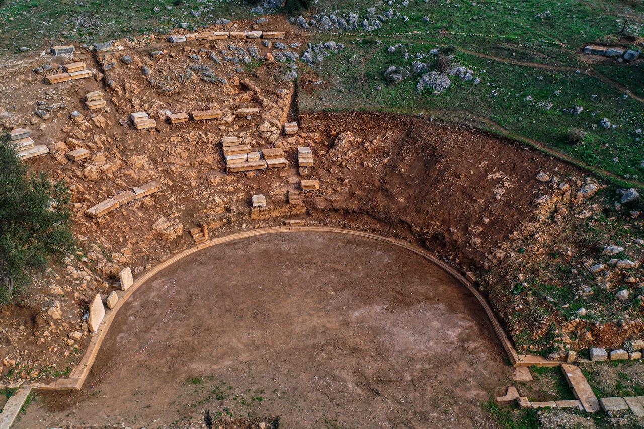 Türkiye’s lakeside Golyazirestores 42 ancient theater seats to original places