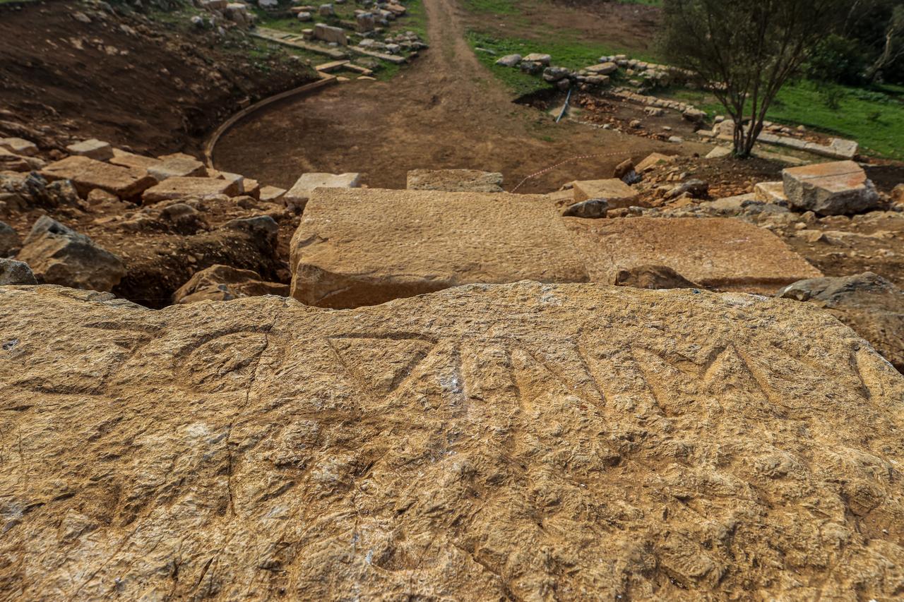 Türkiye’s lakeside Golyazirestores 42 ancient theater seats to original places