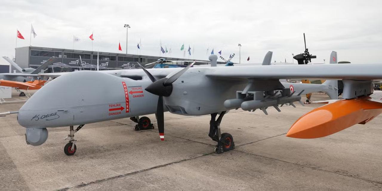 Fransa'daki Paris Air Show'da Türk yapımı Aksungur drone, 20 Haziran 2023. (AFP Fotoğrafı)