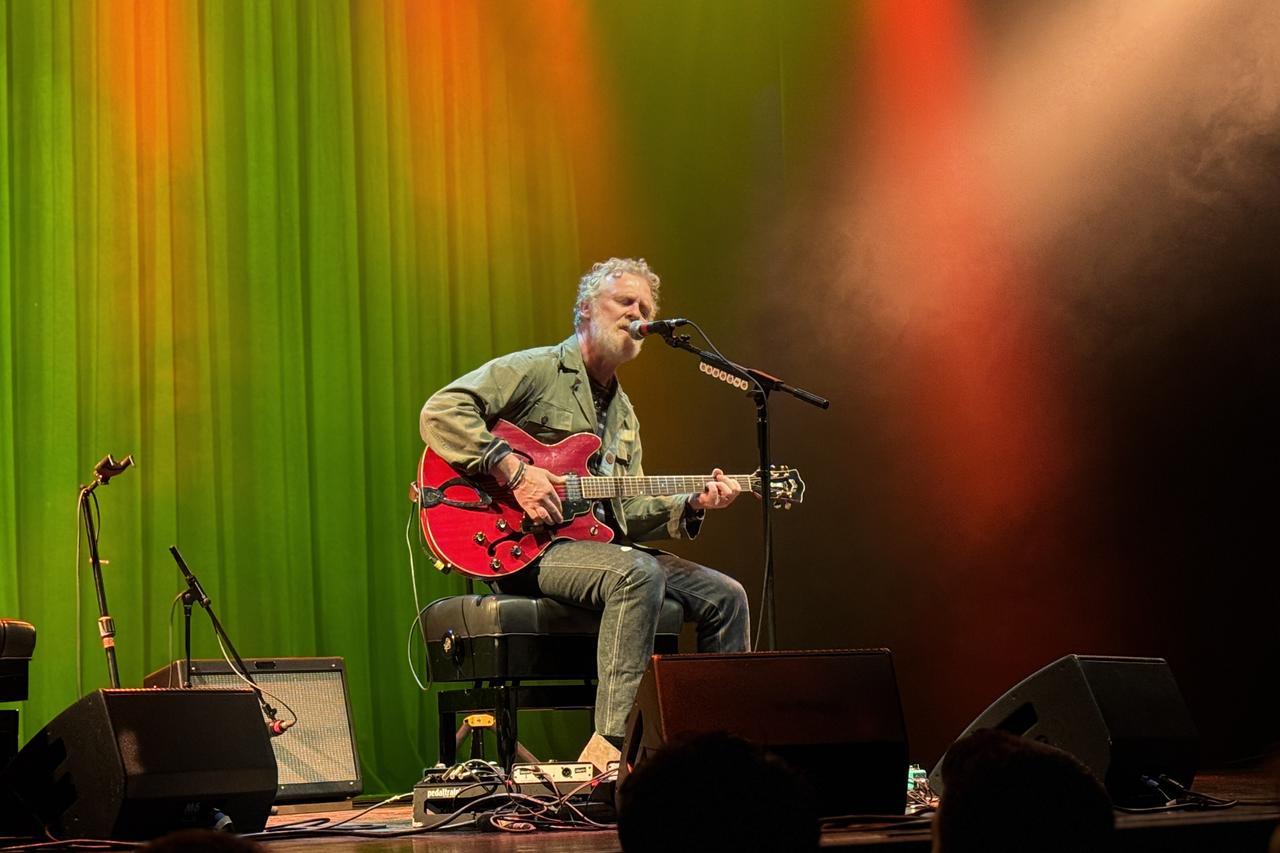 Oscar-winning musician Glen Hansard performs in Istanbul for the first time