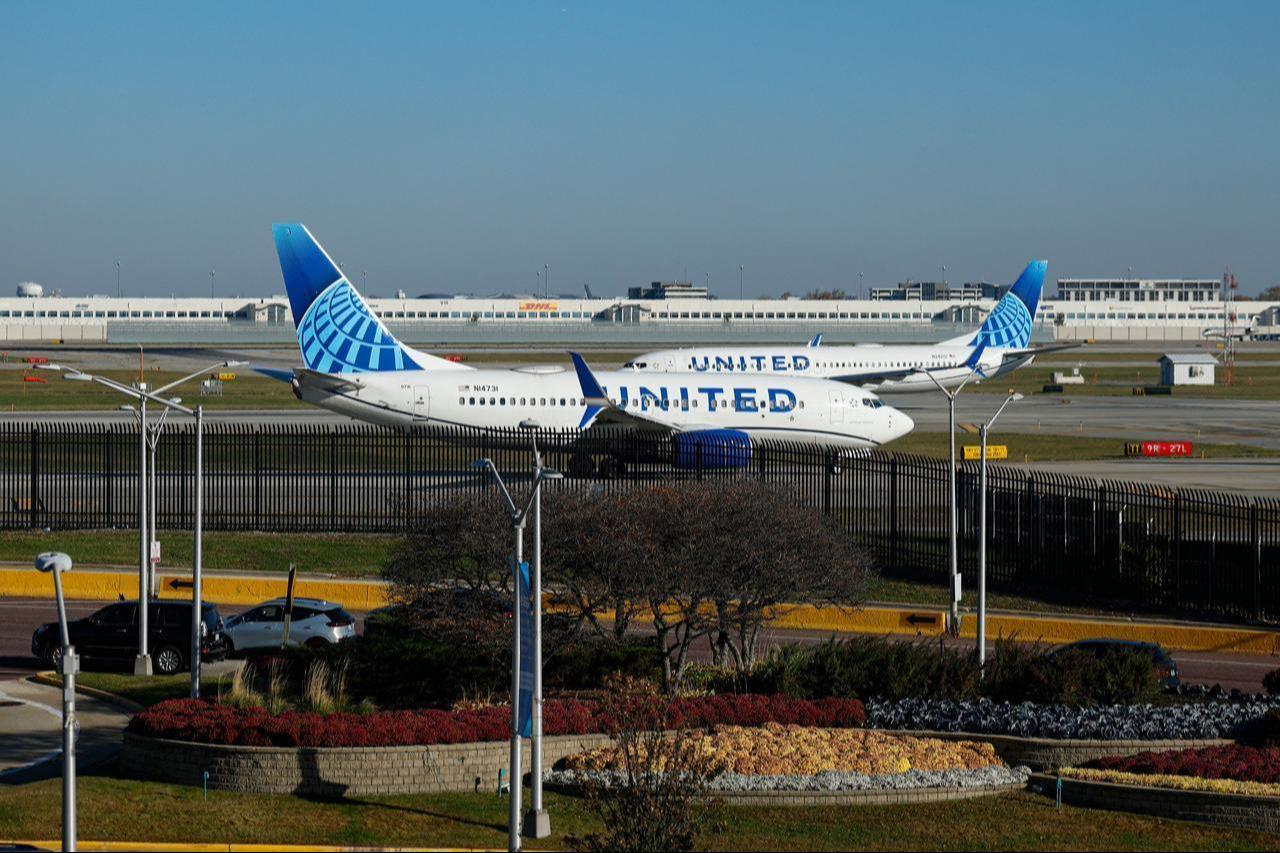 United Airlines planes taxi at OHare International Airport in Chicago, Illinois, on Nov. 7, 2025. (AFP Photo)