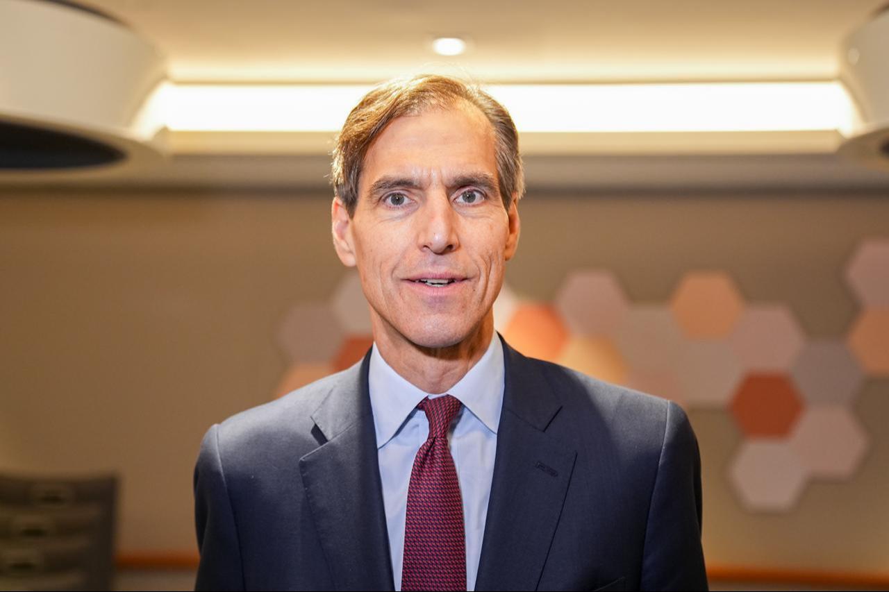 Avrupa İmar ve Kalkınma Bankası (EBRD) Birinci Başkan Yardımcısı Greg Guyett, İstanbul, Türkiye, 13 Kasım 2025. (AA Fotoğraf)