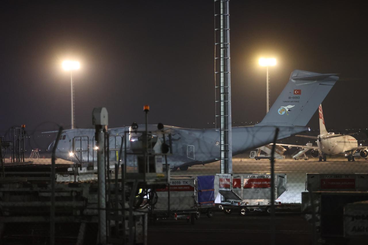 Turkish military plane returns with bodies of 20 soldiers killed in Georgia crash