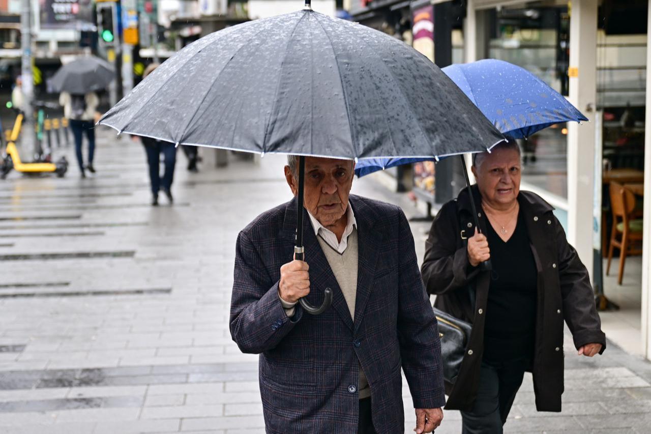 Clouds over Istanbul signal the approaching cold front expected to bring rainfall and early-season snowfall in higher regions of Türkiye. Istanbul, Türkiye, October 9, 2025. (AA Photo)