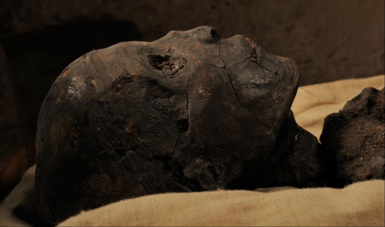 The mummy of King Tutankhamun. (Photo by Kenneth Garrett/National Geographic Image Collection)