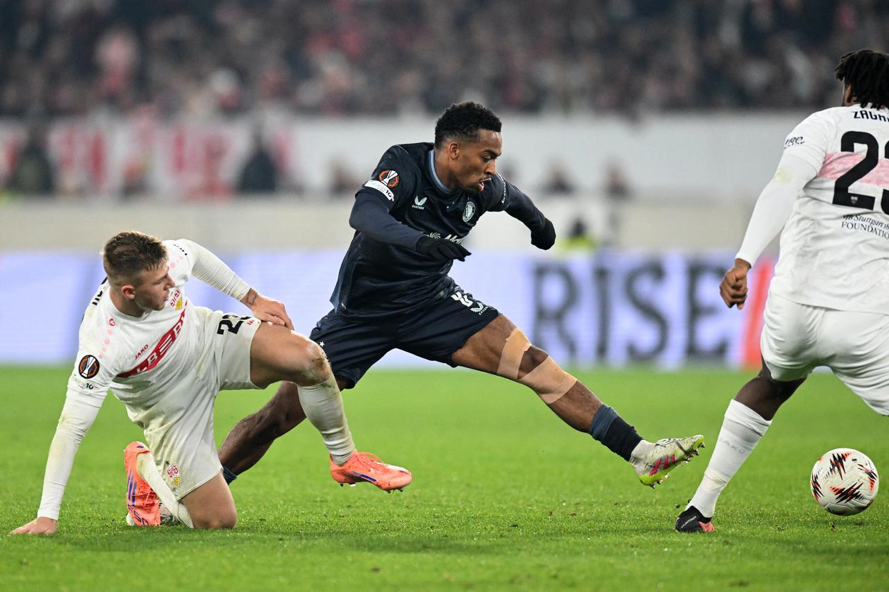 Fenerbahce pursues Feyenoord midfielder Quinten Timber, racing against Dortmund, Leverkusen