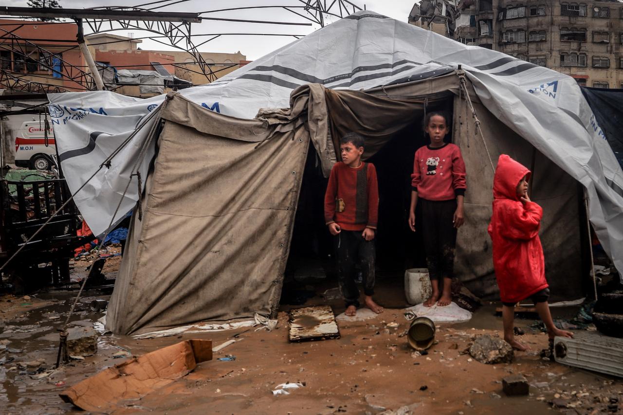 UN agency urges entry of shelter supplies as winter rains flood Gaza tents