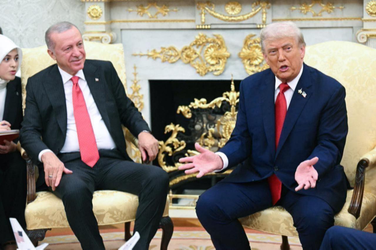 US President Donald Trump meets with President Recep Tayyip Erdogan in the Oval Office of the White House in Washington, DC, United States, Sep. 25, 2025. (AFP Photo)