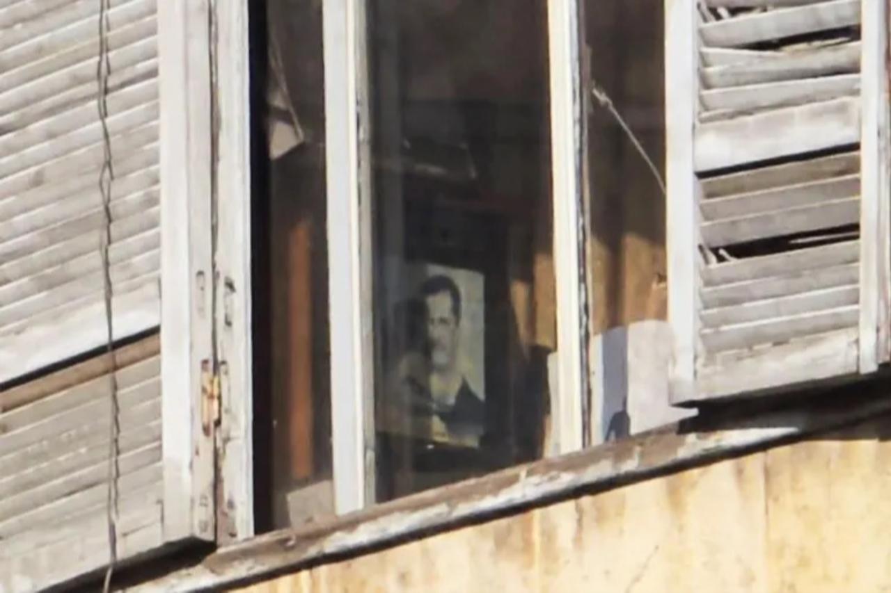 Photo of Bashar al-Assad resurfaces in Aleppo office, sparks controversy