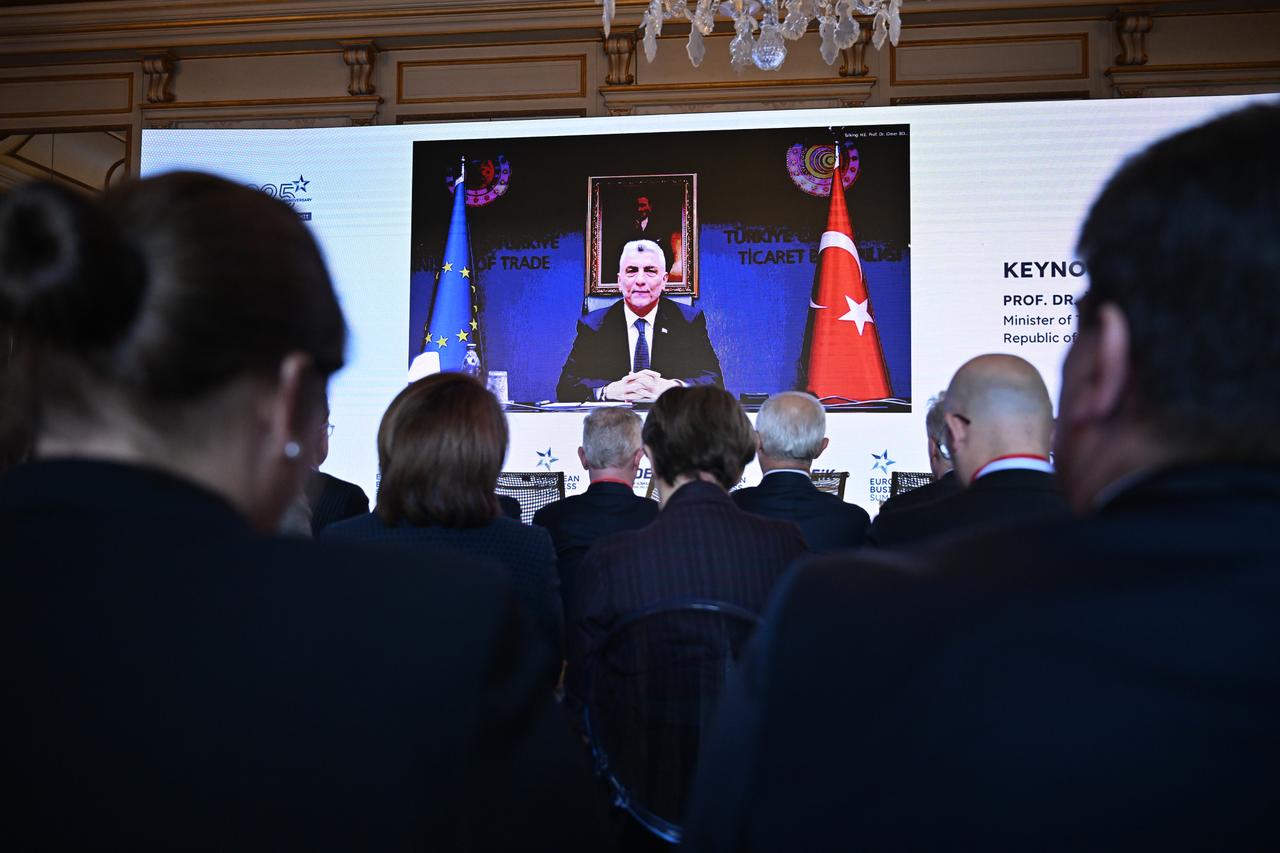 Türkiye presses for Customs Union update at EU Business Summit in Brussels