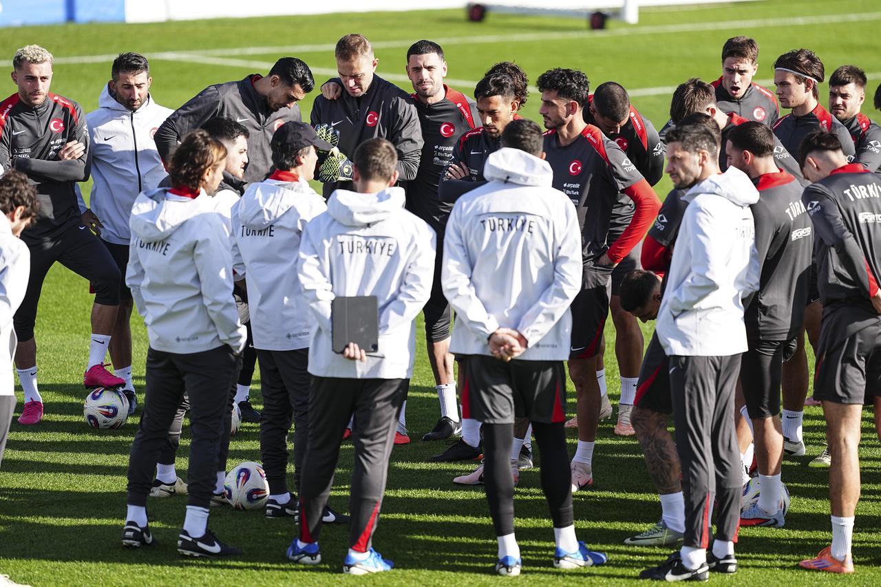Merih Demiral (C) and Irfan Can Kahveci (6th R) of Türkiye attend a training session ahead of the 2026 FIFA World Cup European Qualifiers Group E sixth and final match between Türkiye and Spain at Turkish Football Federation Hasan Dogan National Teams Camp and Training Facilities in Istanbul, Türkiye, Nov. 18, 2025. (AA Photo)