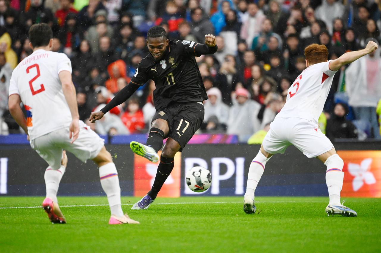 Galatasaray adds Milan’s Rafael Leao to shortlist after Lookman: Italian media