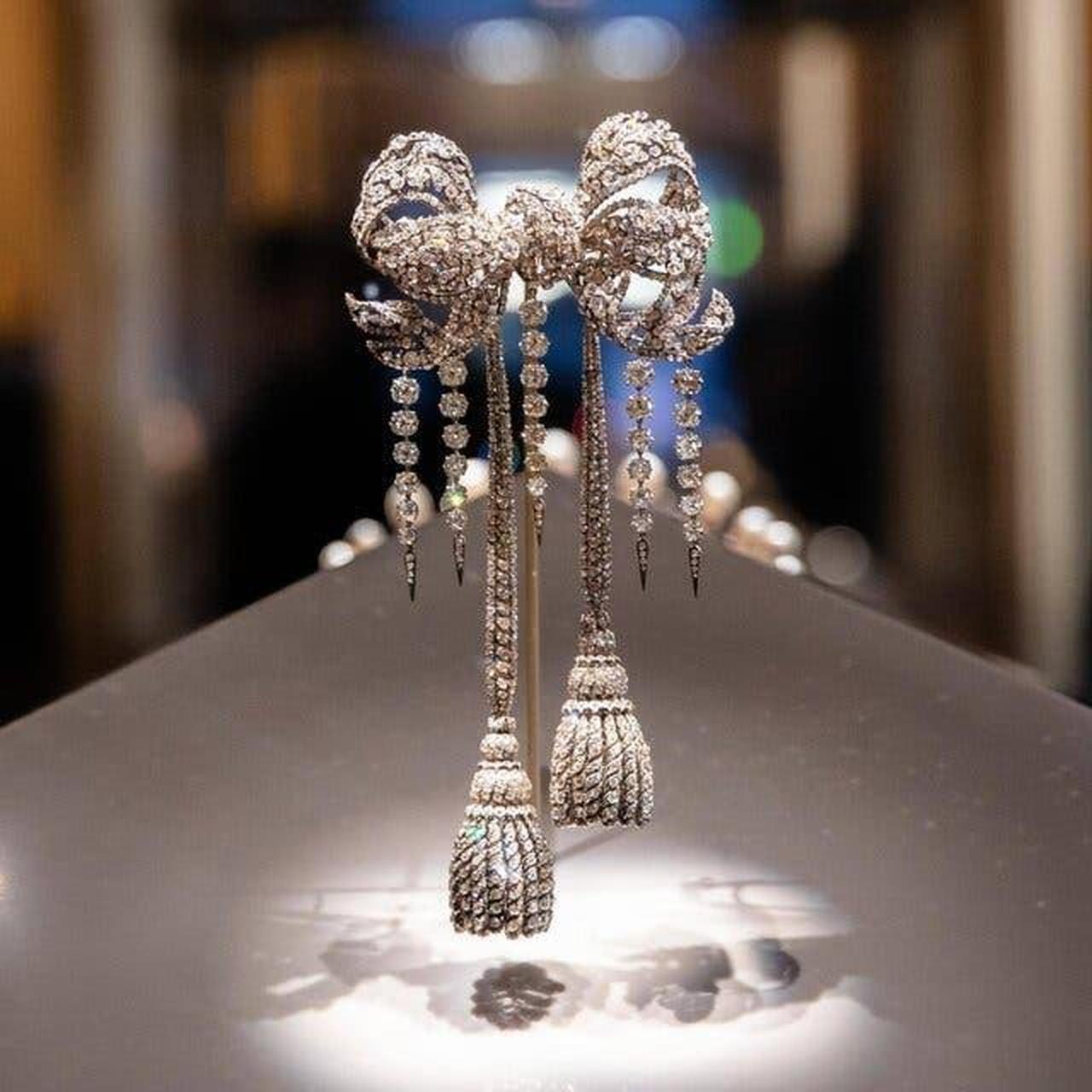 Empress Eugénie’s original diamond bodice bow, crafted around 1855, later acquired by the Louvre Museum. (Photo via Louvre Museum)