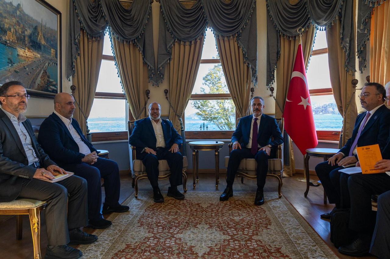 Foreign Minister Hakan Fidan (C-R) meets with members of the Hamas Political Bureau, regarding the status of the ceasefire in Gaza and the need for humanitarian aid, in Istanbul, Türkiye, Nov. 1, 2025. (AA Photo)