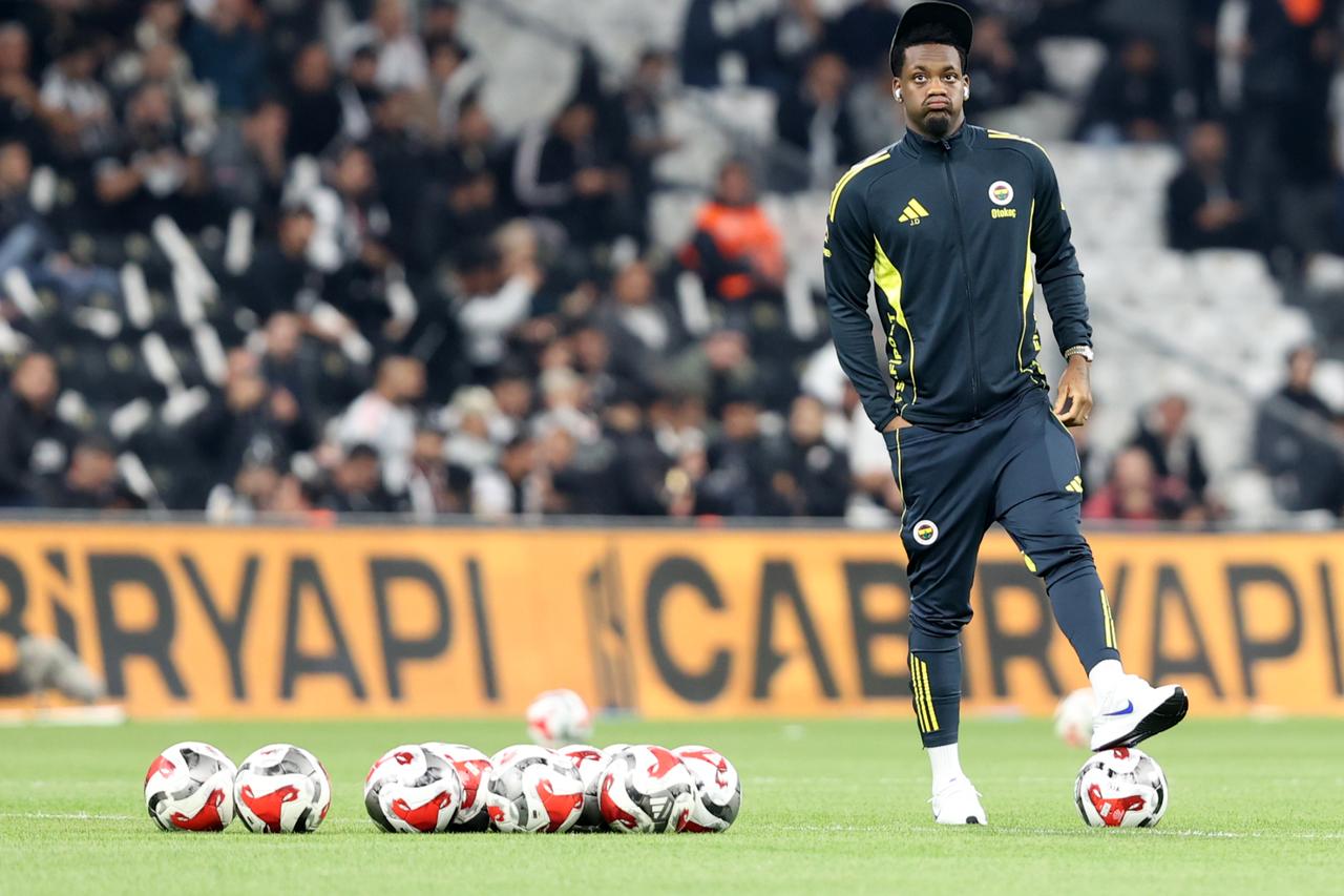 Jhon Duran strikes late to complete Fenerbahçe's comeback against Beşiktaş