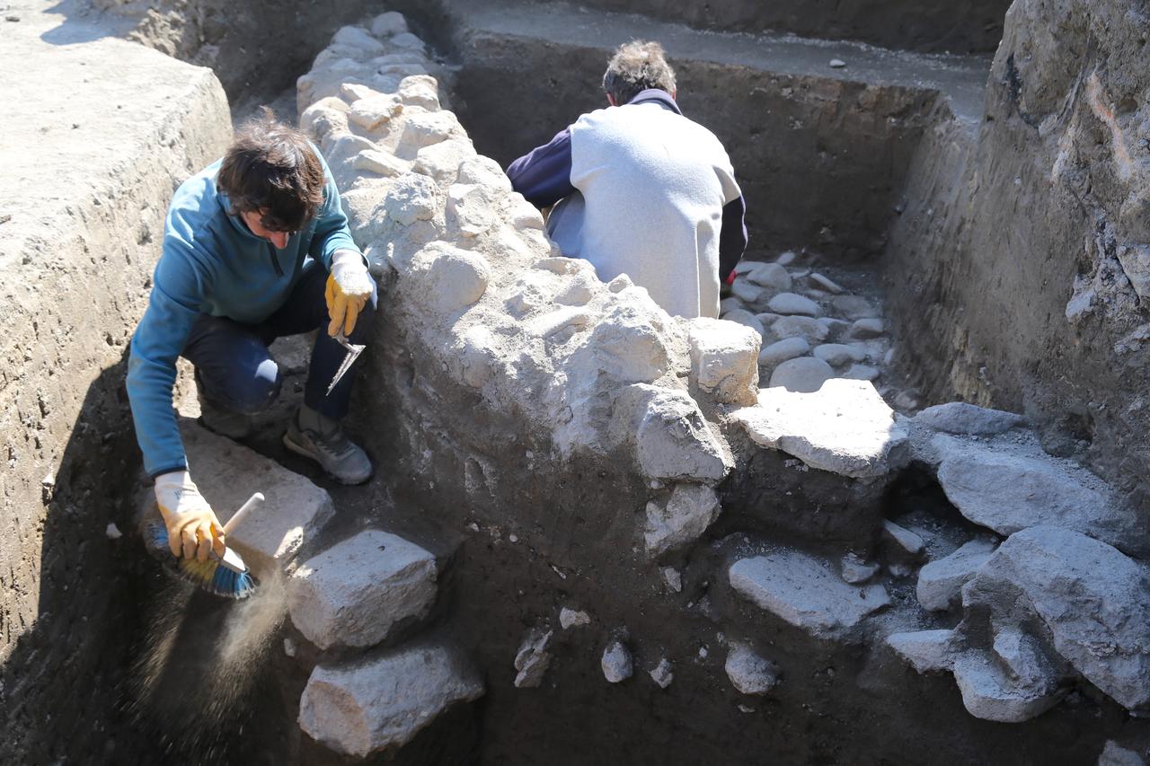 New archaeological findings at Degirmenler Hoyuk in Erzurum, uncovered during ongoing rescue excavations, have revealed architectural traces that date back to a period before the Karaz culture, on Nov. 2, 2025. (AA Photo)
