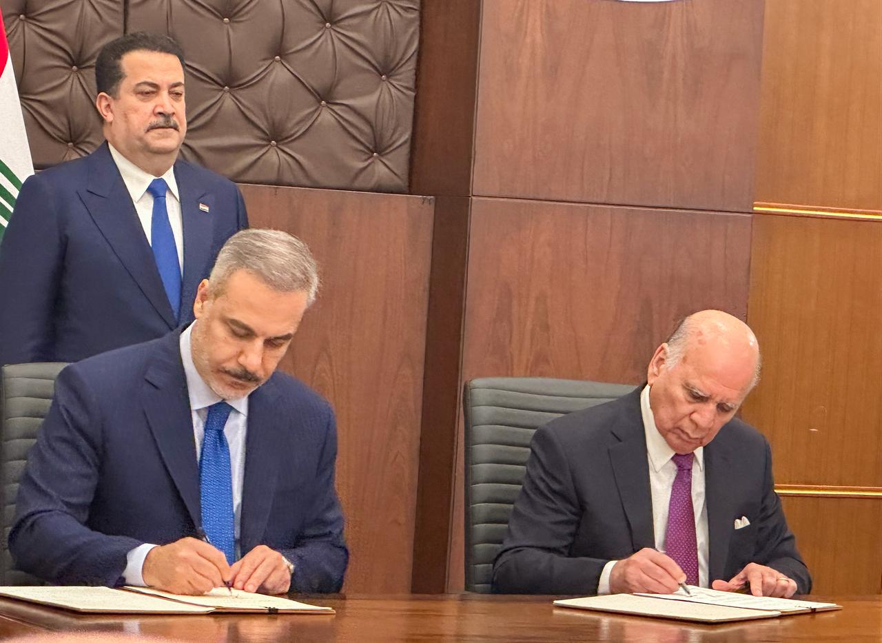 "Mechanism Document for Financing Projects Under the Framework Agreement on Water Cooperation Between the Government of the Republic of Türkiye and the Government of the Republic of Iraq." being signed in Iraq, Nov. 2, 2025. (AA Photo)