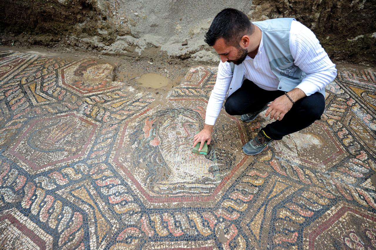 A view of the recently unearthed section of the floor mosaic, discovered 11 years ago during sewerage works in Iznik district of Bursa, Türkiye, Nov. 18, 2025. (AA Photo)