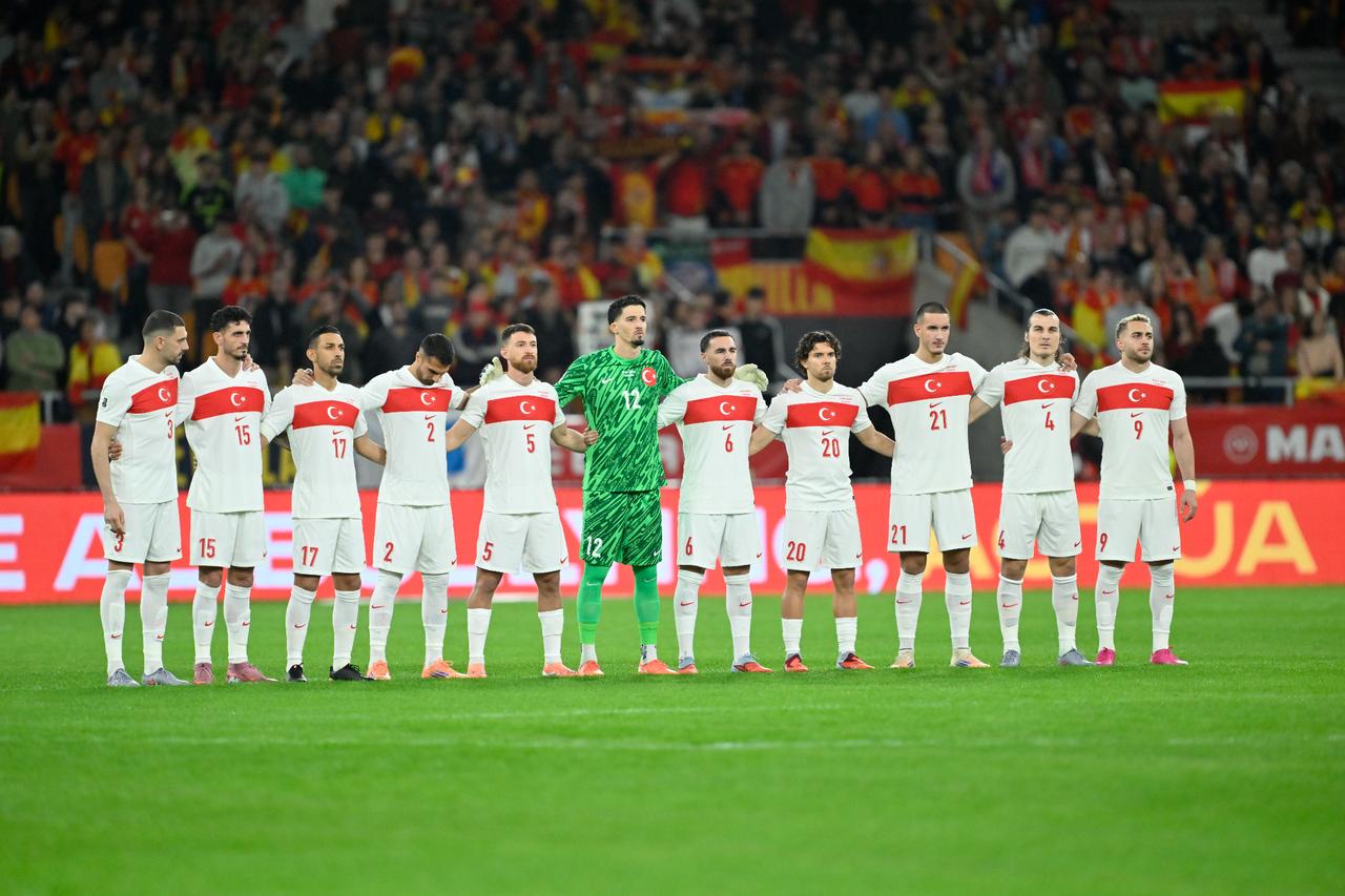 Turkish national football team reports high-value theft during Spain match