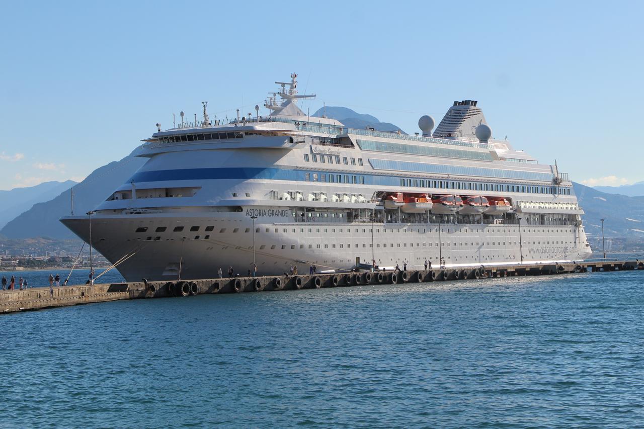 Black Sea passenger routes spark quiet tension between Türkiye, Russia