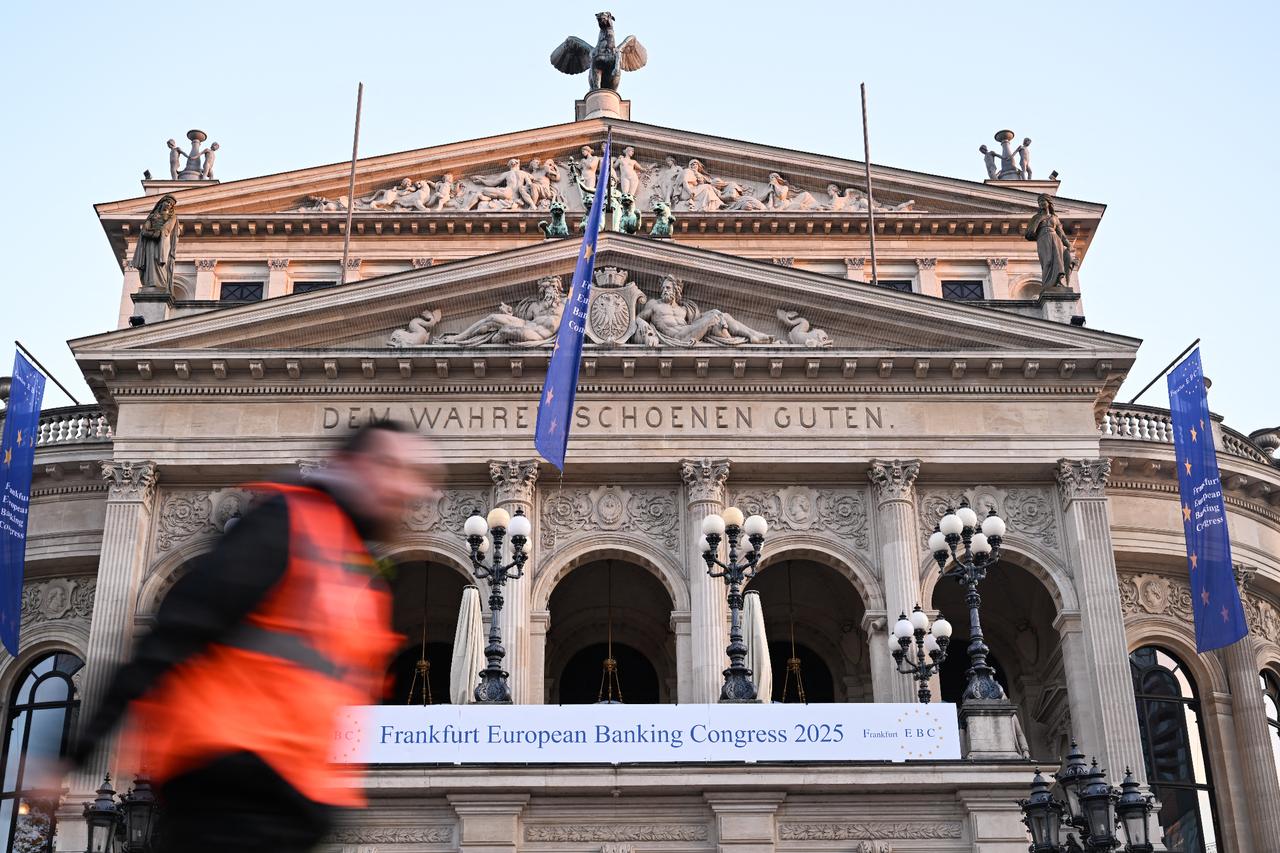 Europe growing increasingly ‘vulnerable’ amid tariffs, tech lag, ECB chief warns 