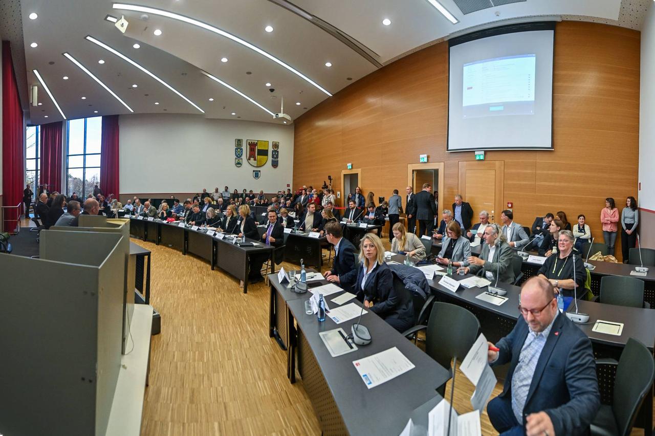 Members of the newly seated city council attend a session in Moers, Germany, where the alleged insult took place on Nov. 12, 2025. (Photo by Norbert Pruemen)