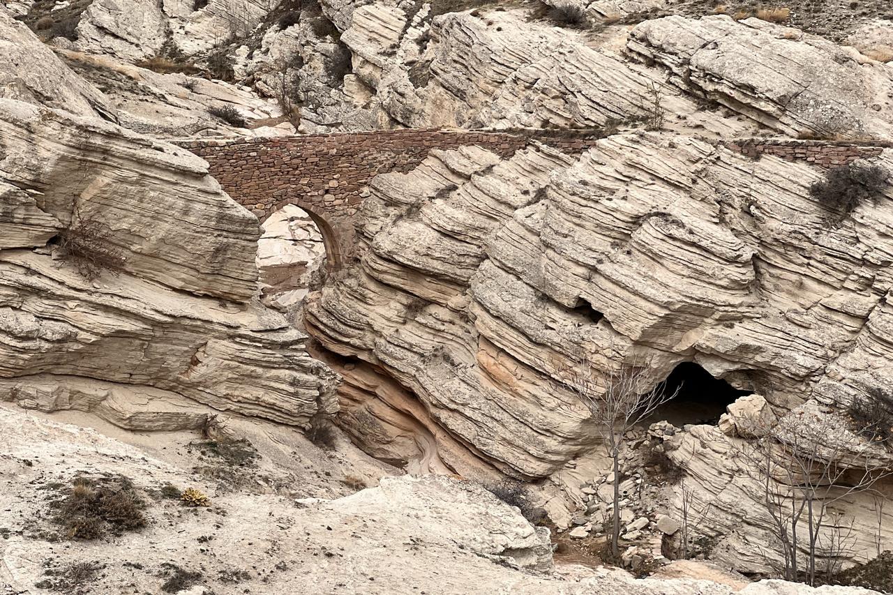Eerie historic ‘Devil’s Bridge’ in Türkiye’s Sille valley still draws visitors with dangerous silhouette