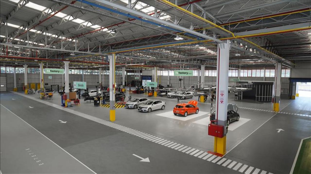 Interior view of Renault-Oyak automotive production facility in Bursa, Türkiye. (AA Photo)