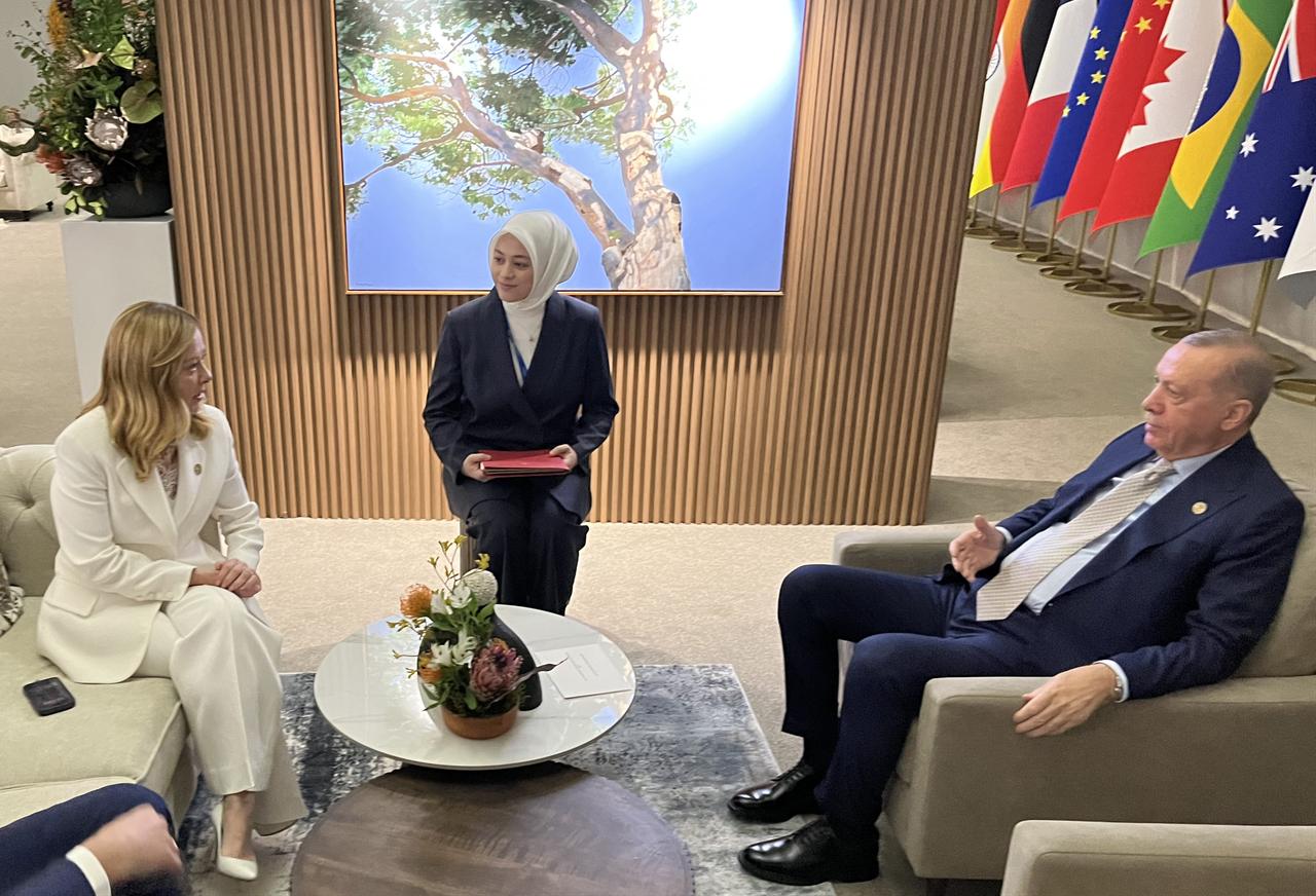 Turkish President Recep Tayyip Erdogan (R) meets with Italian Premier Giorgia Meloni (L) during the G20 Leaders' Summit in Johannesburg, South Africa on November 23, 2025. (Turkish Presidency / AA Photo)