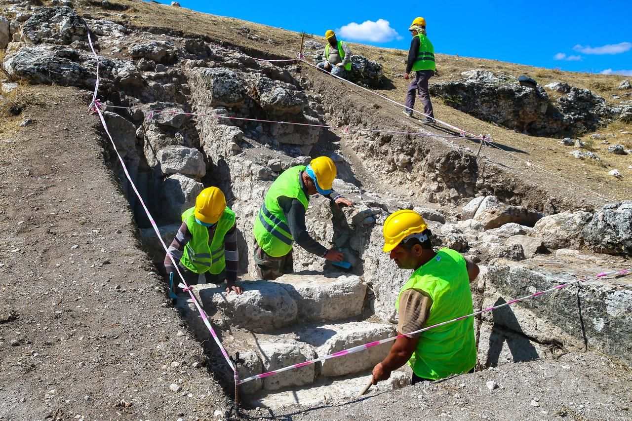 Excavations at Blaundos ancient city reveal stadium from Alexander the Great era