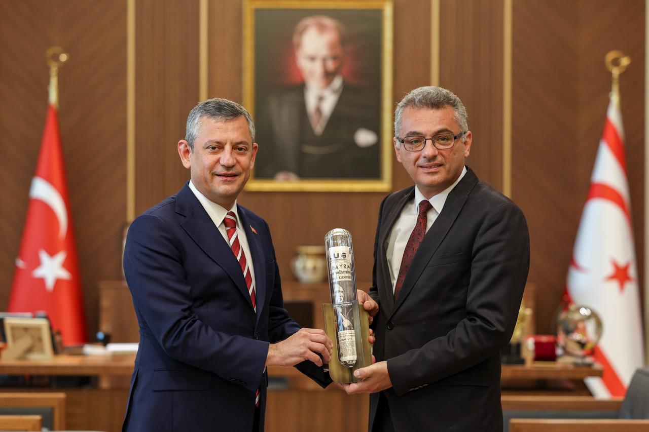 This image captures the meeting between Ozgur Ozel, Chairman of the Republican People's Party (CHP), and Tufan Erhurman, President of the Turkish Republic of Northern Cyprus (TRNC) on November 15, 2025. (Photo via CHP)