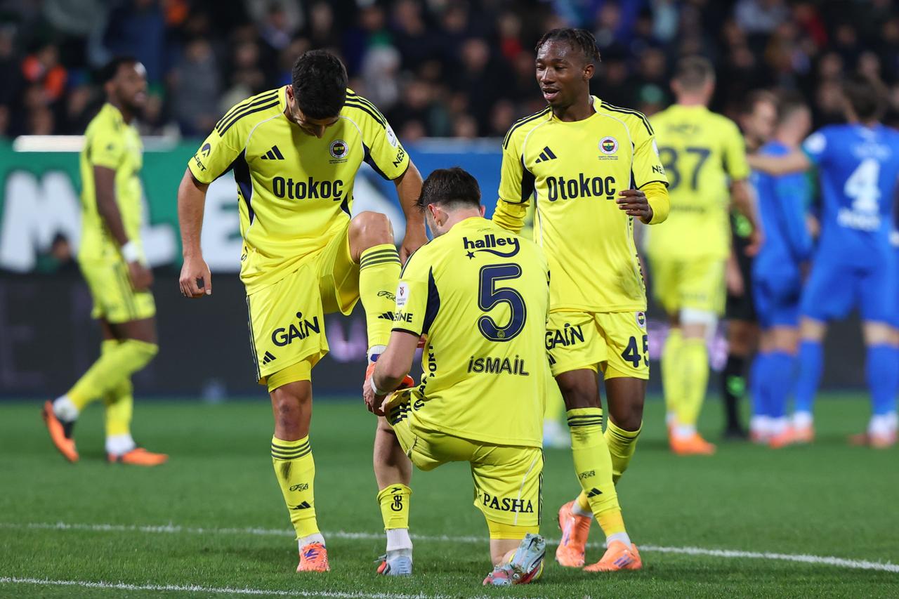 Fenerbahce overcomes 2-goal deficit to defeat Rizespor 5–2 in Super Lig clash