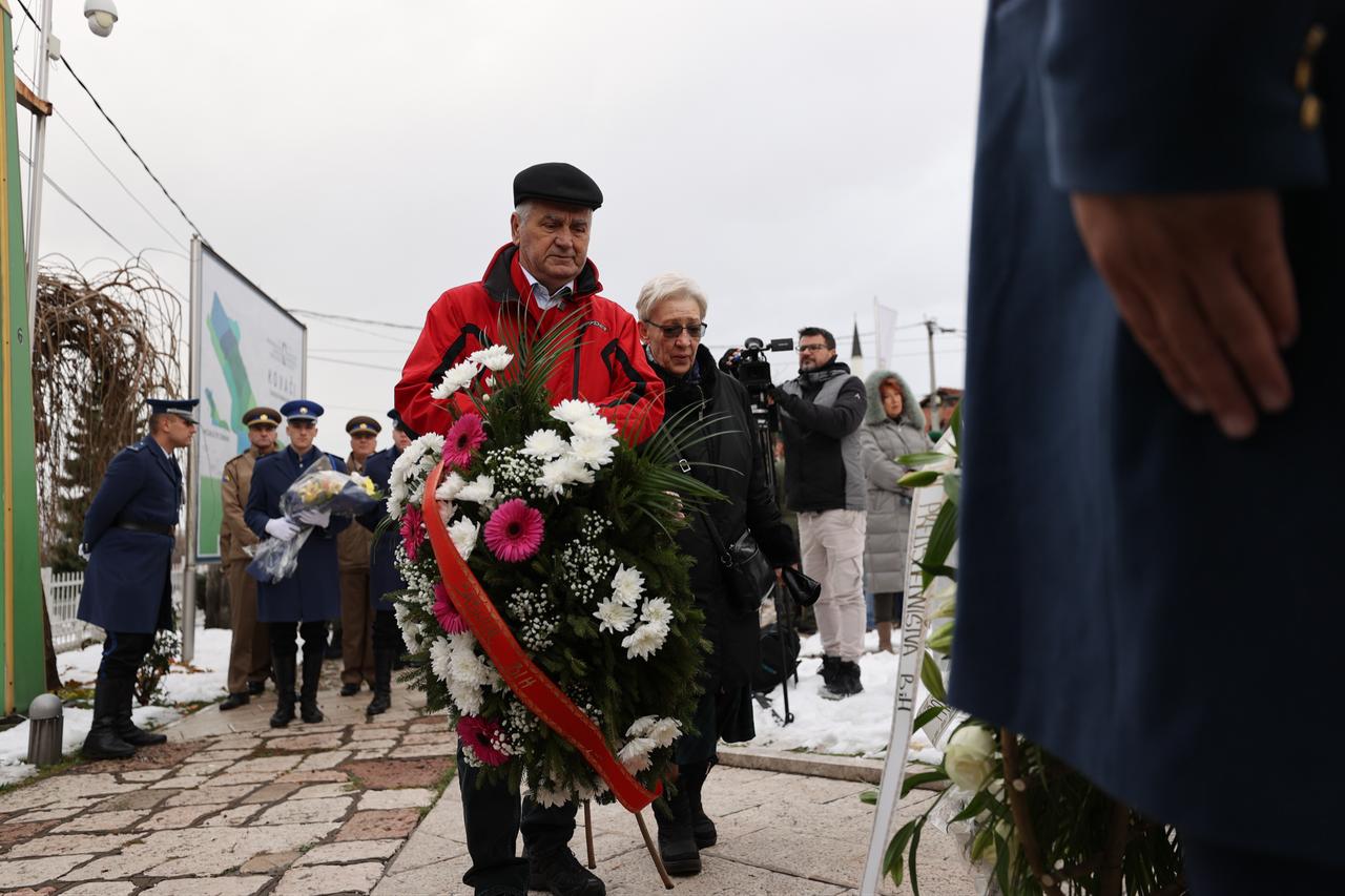 People pay tribute by placing wreaths on the grave of Bosnia and Herzegovina’s first president, Alija Izetbegovic, during Statehood Day. Sarajevo, Bosnia and Herzegovina, November 25, 2025. (AA Photo)