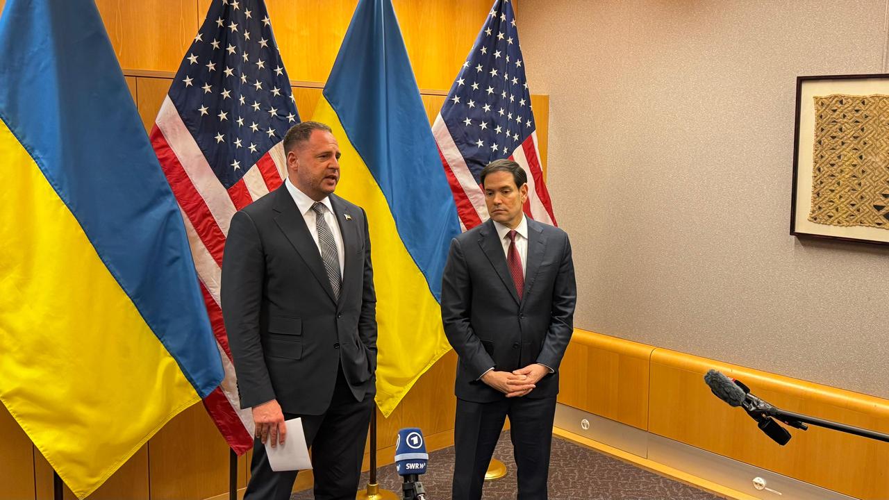 US Secretary of State Marco Rubio (R) and Ukraine’s presidential chief of staff Andriy Yermak (L) held press briefing in the US mission in Geneva, Switzerland on Nov. 23, 2025. (AA Photo)