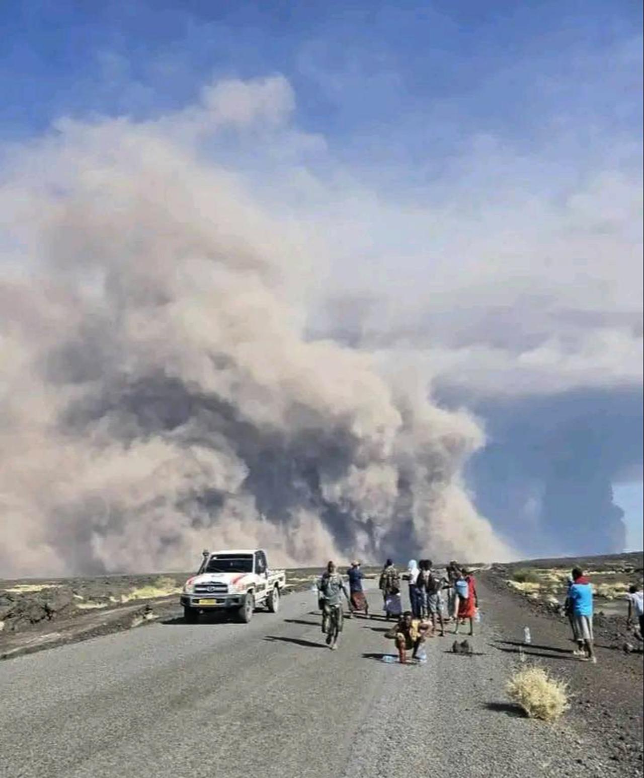 The Hayli Gubbi volcano in Ethiopia’s Afar region released ash clouds in what is considered its first eruption in 12,000 years. Afar, Ethiopia, November 23, 2025. (AFAR GOVERNMENT COMMUNICATION BUREAU/ AA Photo)