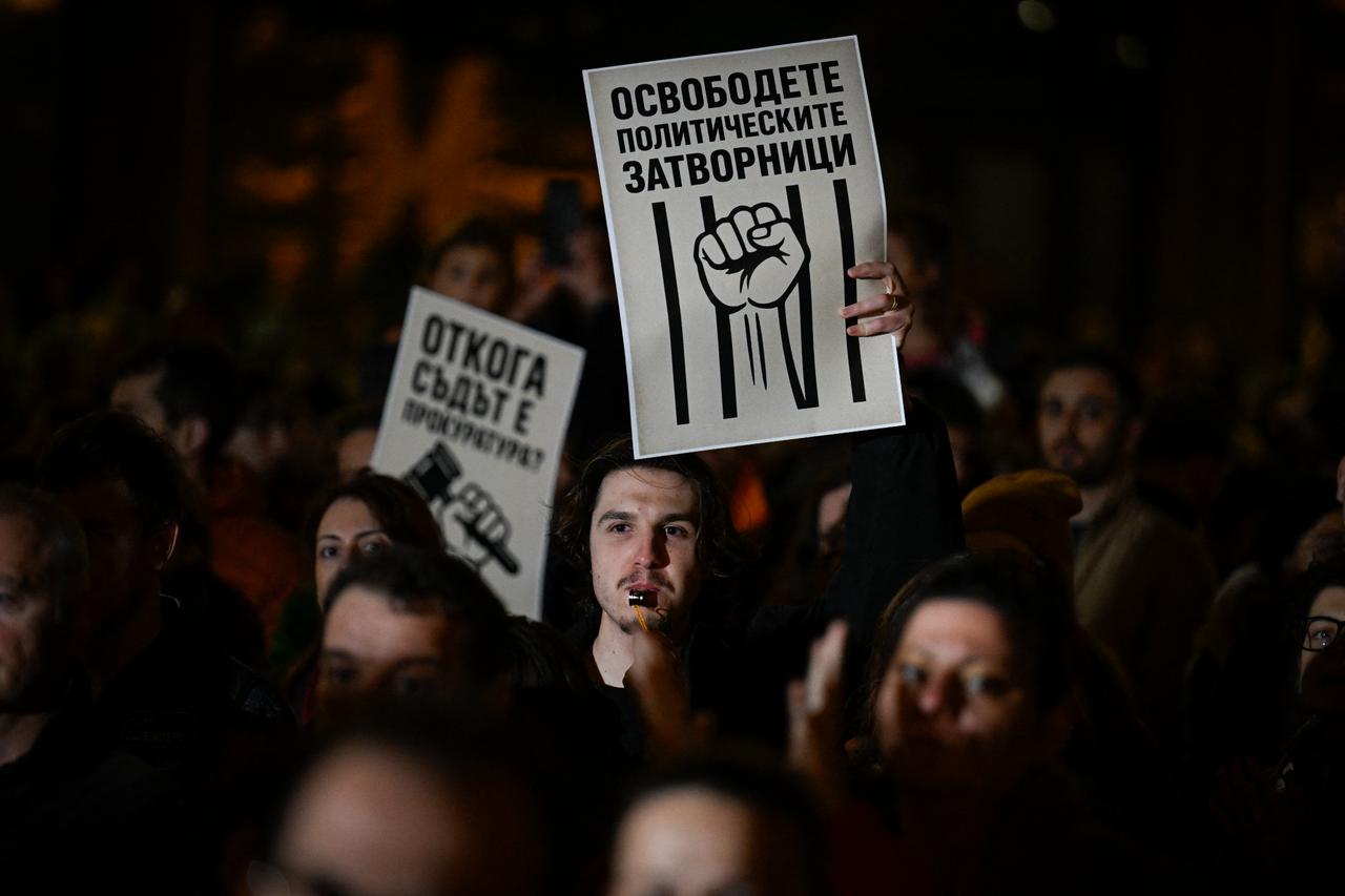 Thousands blockade Bulgarian parliament over corruption fears in proposed budget