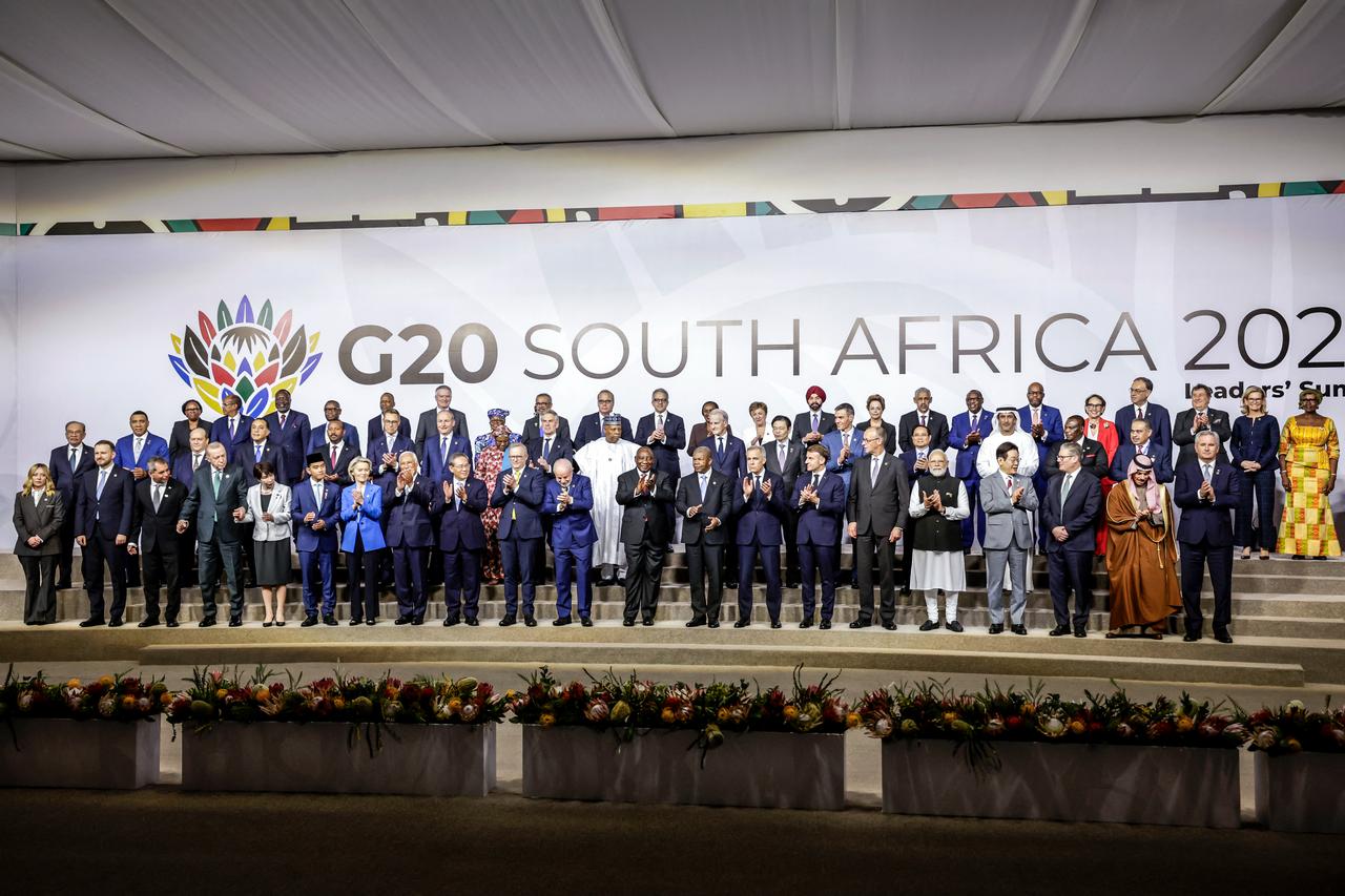 G20 heads of states and other government officials pose for a family picture during the G20 Leaders' Summit at the Nasrec Expo Centre in Johannesburg on Nov. 22, 2025. (AFP Photo)