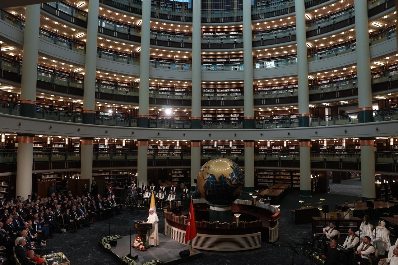 Pope Leo XIV says Türkiye holds ‘important place’ in Mediterranean, praises role as global mediator