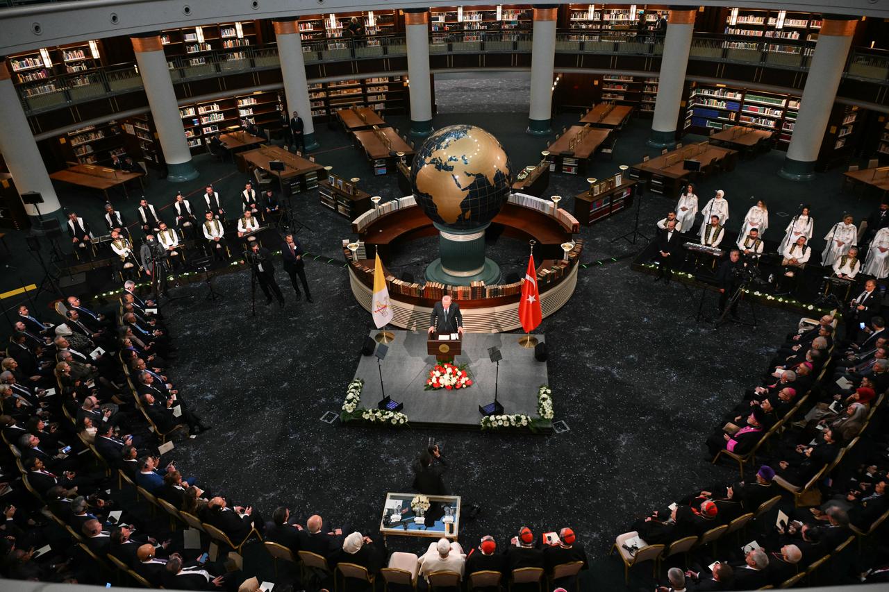Pope Leo XIV (bottom C) listens to Turkish President Tayyip Erdogan's speech, at a meeting with authorities, civil society, and the diplomatic corps at the National Library of the Presidential Palace in Ankara, Türkiye on Nov. 27, 2025. (AFP Photo)