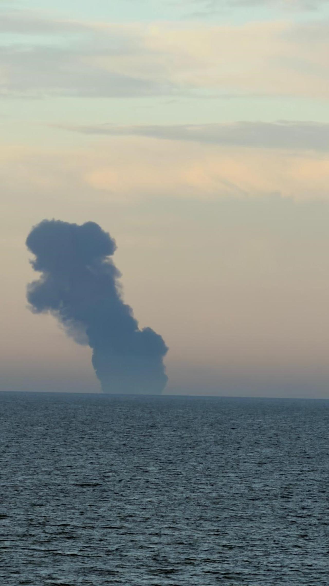 Photo shows smoke billowing from the foreign-flagged vessel off the coast of Kefken, in Kocaeli’s Kandira district in northwestern Türkiye,  on Nov. 28, 2025. (IHA Photo)