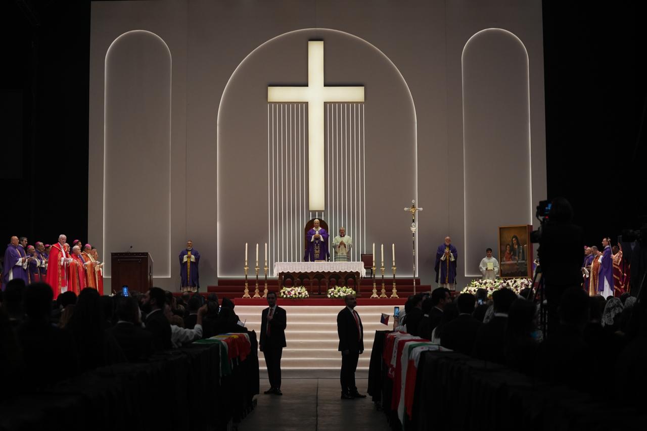 Pope Leo XIV holds first-ever outdoor papal mass in Türkiye at Istanbul arena