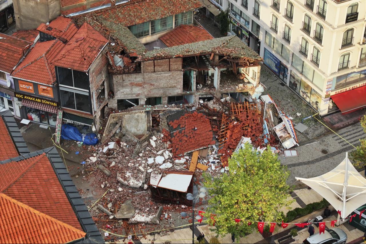 An aerial view shows a collapsed building in the aftermath of a 6.1-magnitude earthquake in Balikesir’s Sindirgi district, Türkiye, Oct. 28, 2025. (AA Photo)