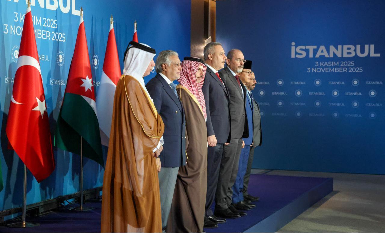 Turkish Foreign Minister Hakan Fidan poses for a family photo with Indonesian Foreign Minister Retno Marsudi, Pakistani Foreign Minister Muhammad Ishaq Dar, Saudi Foreign Minister Faisal bin Farhan Al Saud, Jordanian Foreign Minister Ayman Safadi, and representatives of the United Arab Emirates and Qatar before the Gaza meeting in Istanbul, Türkiye, November 3, 2025. (AA Photo)