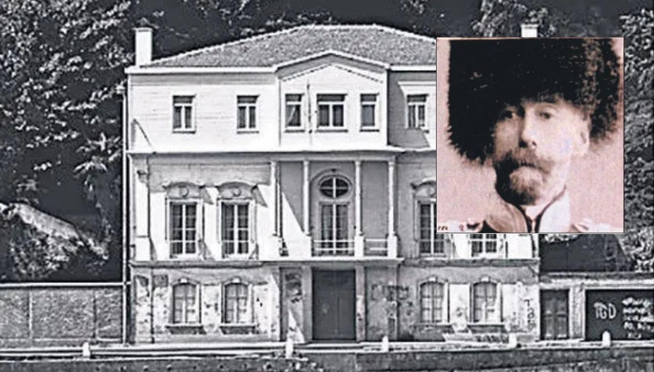 An early 20th-century view of the Tarabya mansion on Istanbul’s Bosphorus alongside its owner Nikola Isvecin. (Archival Photo)
